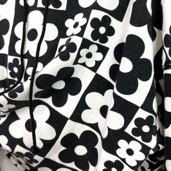 Wildfable black white 70s daiseys crop pull over size‎ medium - Picture 3 of 7